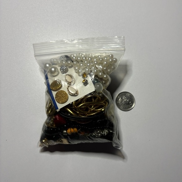 ✨ JEWELRY MYSTERY BAG – Vintage to Modern Mix | Surprise Selection ✨ - Picture 5 of 5